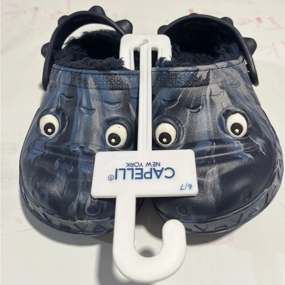 Capelli of New York Toddlers Cozy Swirt Gator Slippers in Black and Navy Sz 6-7